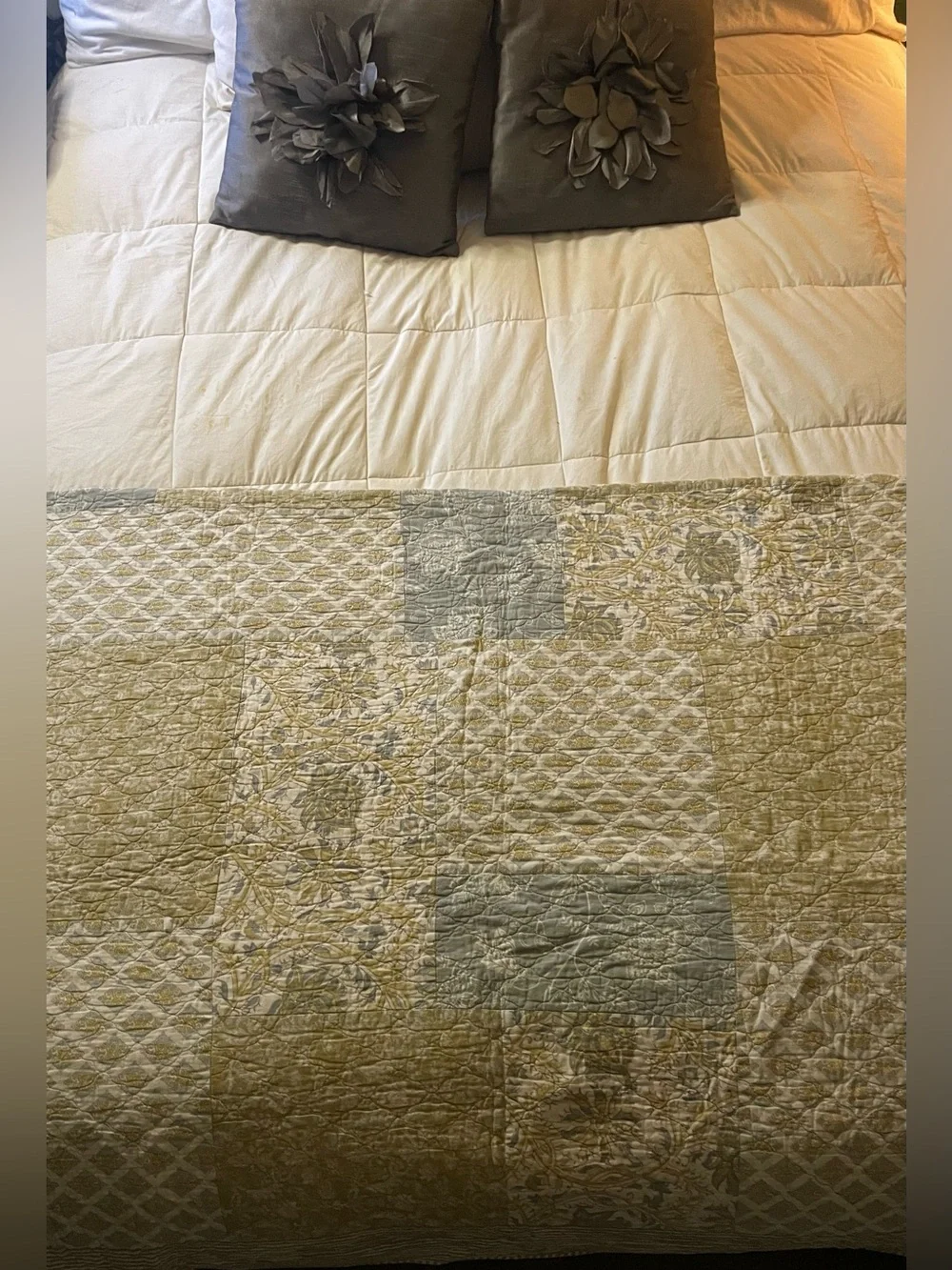 Heavy! JCPENNY. Quilt 86”x84” in bl/gray, gold, tan, & cream. 100% Cotton